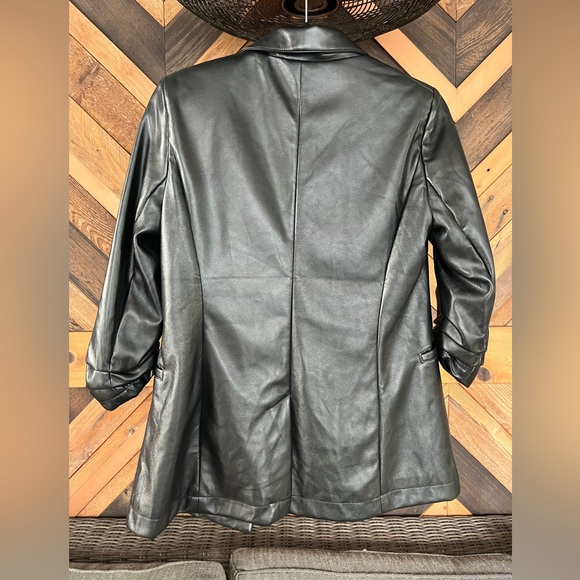 Rachel Zoe Faux Leather 90s Blazer Cinched Sleeves Size Small - Picture 9 of 11